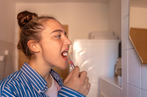 How Regular Use of a Water Flosser Can Help Prevent Periodontal Disease