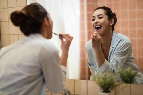What Your Dentist Wants You to Know About Flossing and Water Flossers