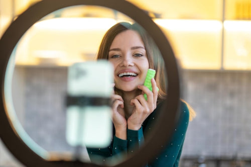 How Technology Enhances Oral Care for Social Media Influencers
