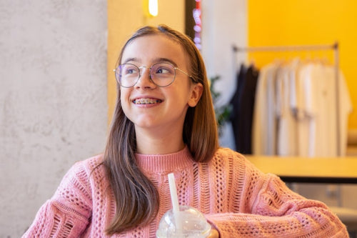 Orthodontic Care for Teens: Balancing Aesthetics and Comfort