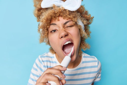 How to Use a Tongue Scraper for Better Oral Hygiene