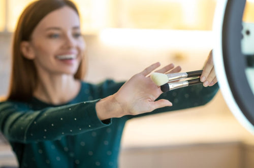 How to Transition From Manual to Electric Brushing